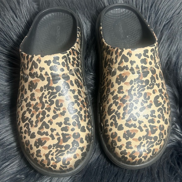 Oofos OOcloog Leopard Slip On Mules Clogs Recovery Comfort Leopard Print Sz 10 - Picture 5 of 8